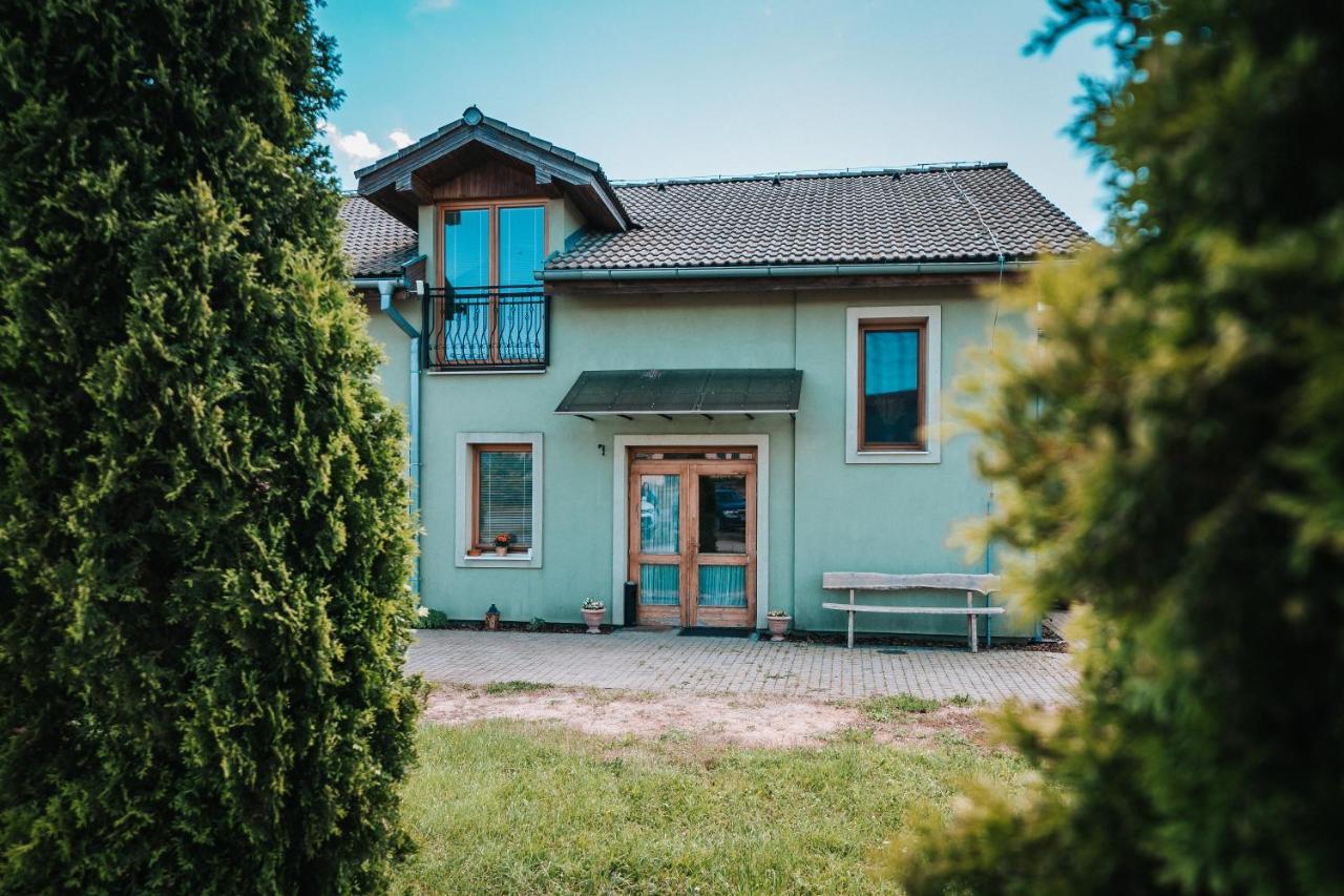 Bio Farma & Penzion Zlaty Hyl Novacany Exterior foto